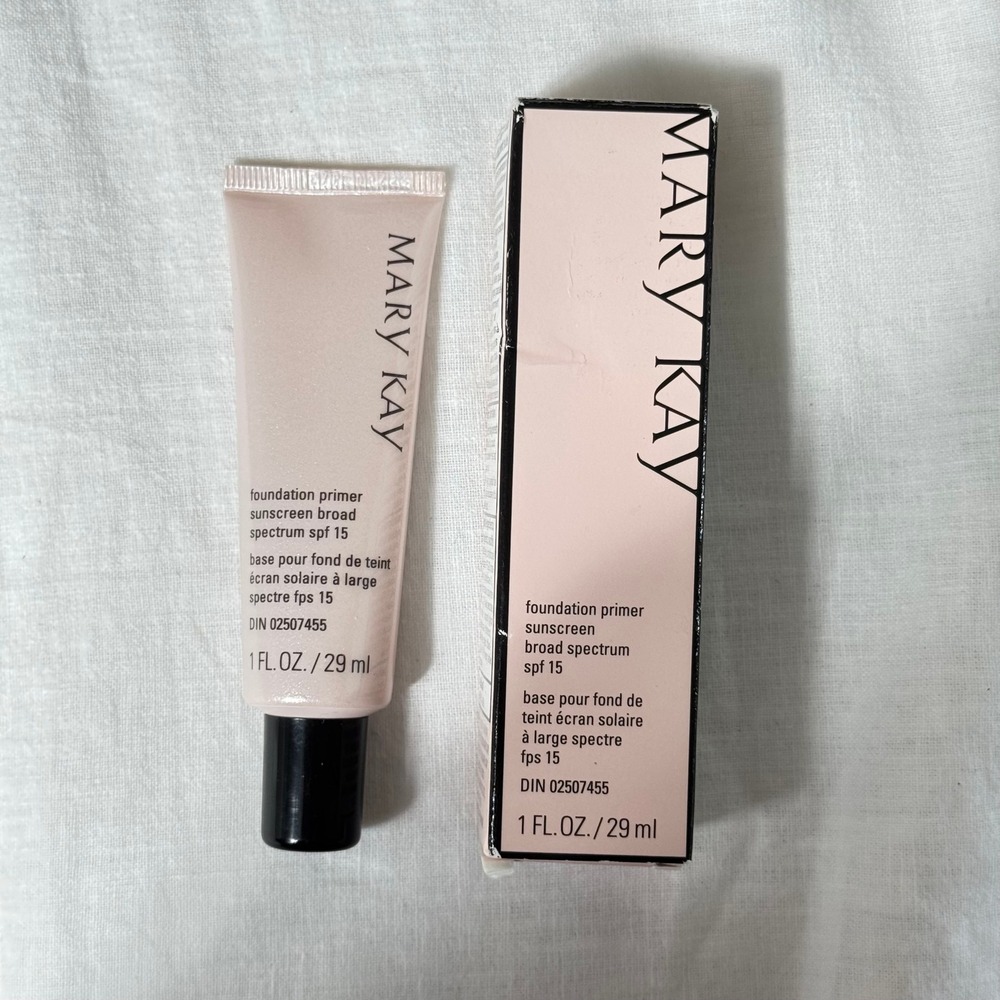 Mary Kay Foundation Primer Sunscreen SPF 15 Women's 1 fl. oz. EXP 09/24